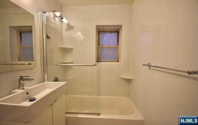 1565 Center Ave Apt 2f - Photo 4 of 13