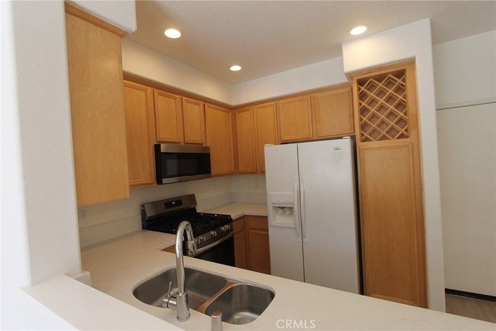 8460 E Tioga Way - Photo 3 of 21