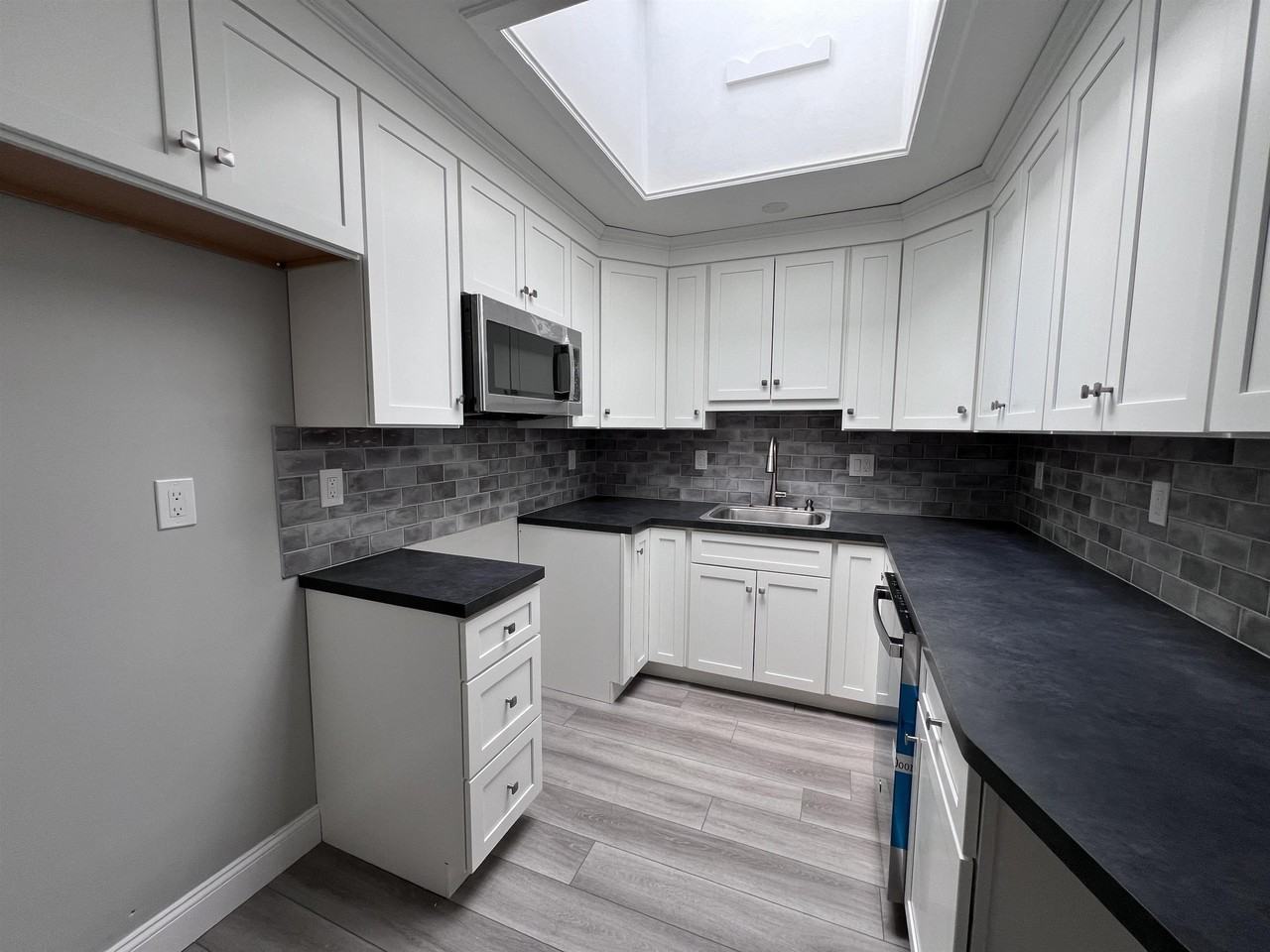 444 Lafayette Rd #3 - Photo 3 of 9