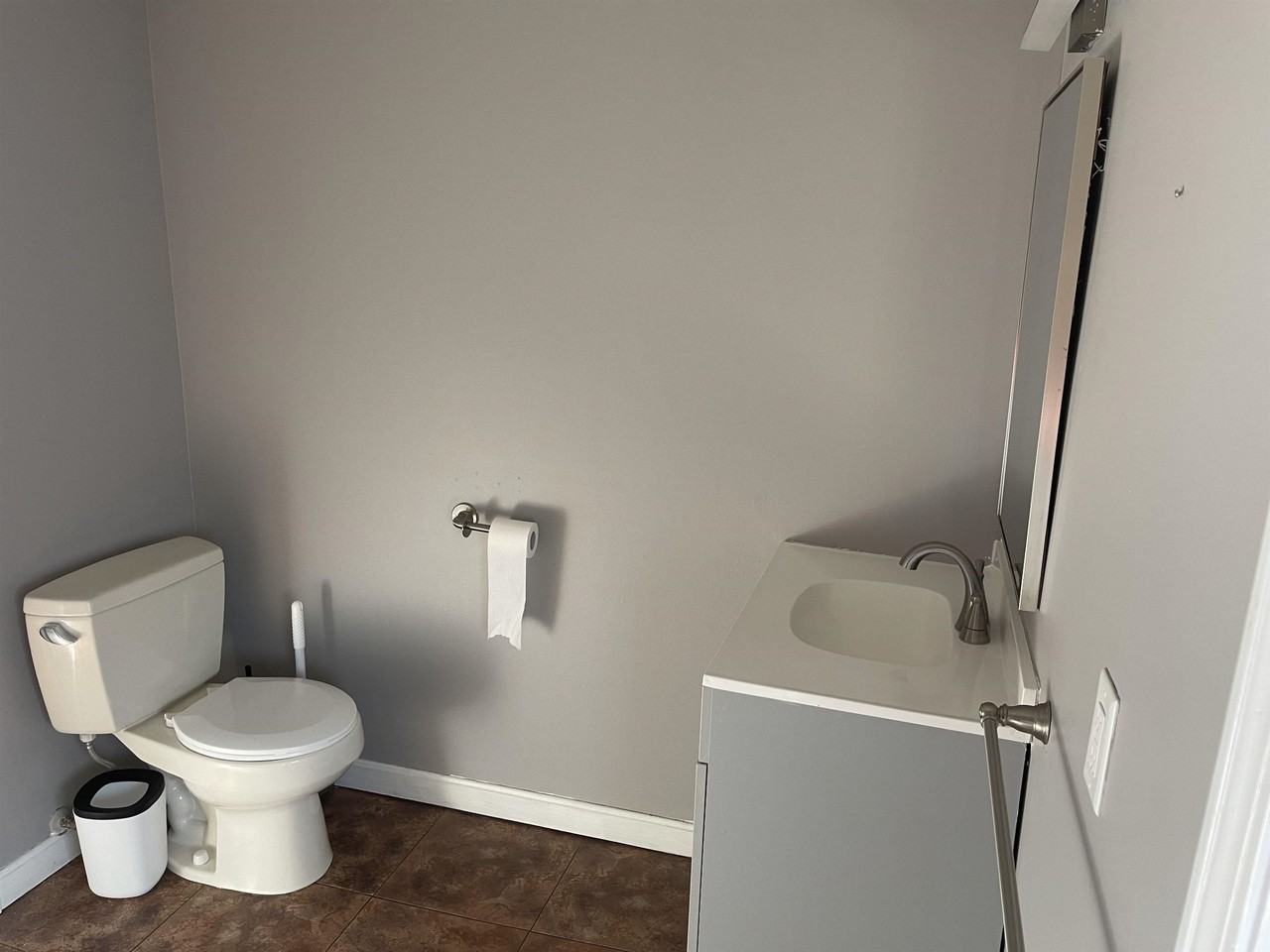 520 Beech St #2L - Photo 3 of 7