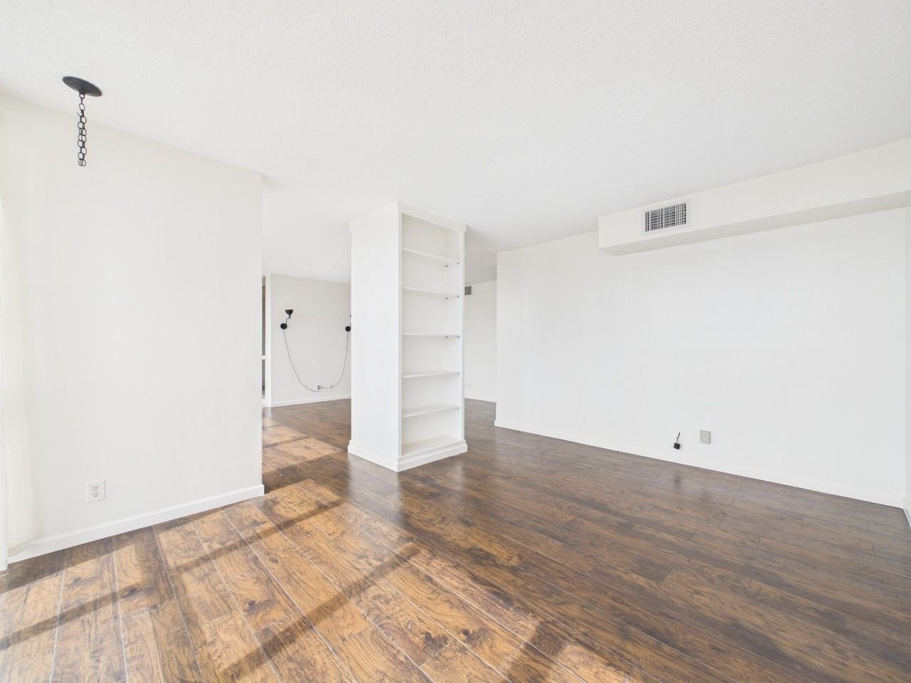 5001 Woodway Dr - Photo 7 of 37