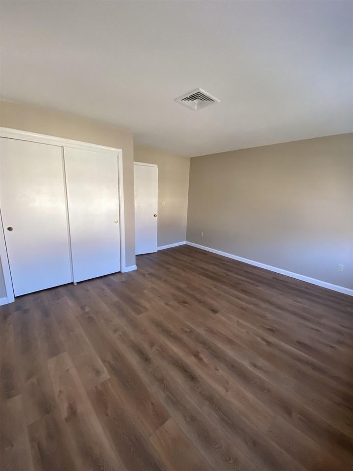 533 Fox Hollow Way - Photo 6 of 9