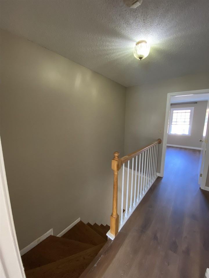 533 Fox Hollow Way - Photo 7 of 9