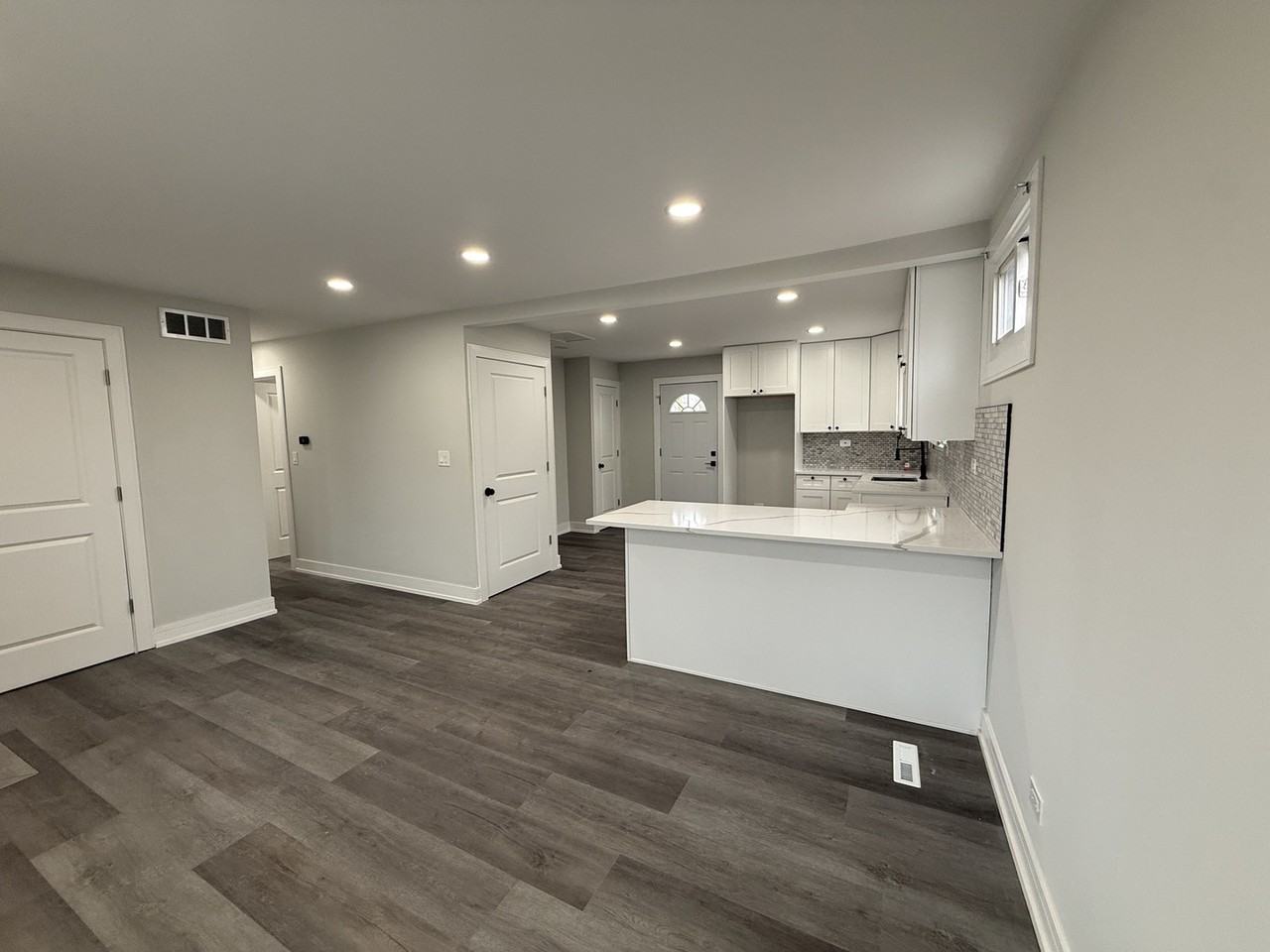 16752 Artesian Ave - Photo 6 of 15