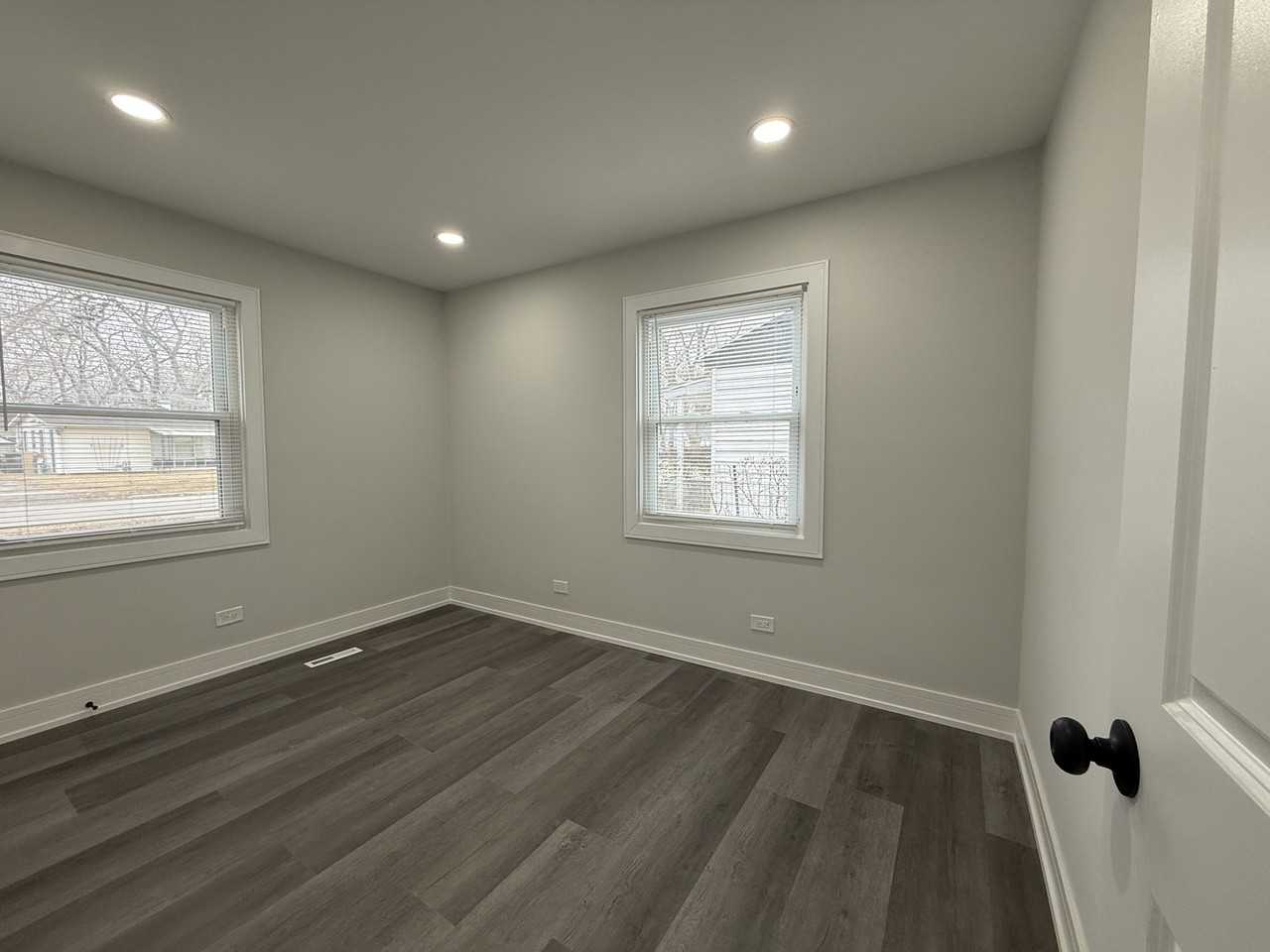 16752 Artesian Ave - Photo 7 of 15