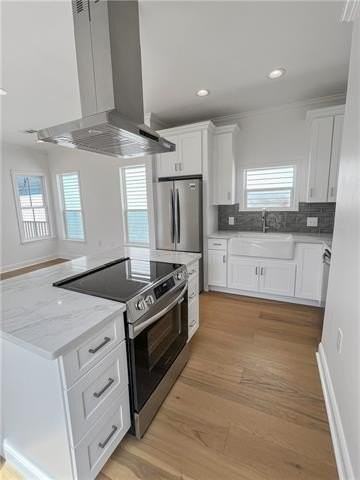 221 Adams St - Photo 5 of 14