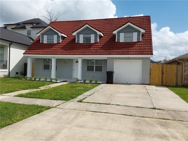 805 Perrin Dr - Photo 2 of 50