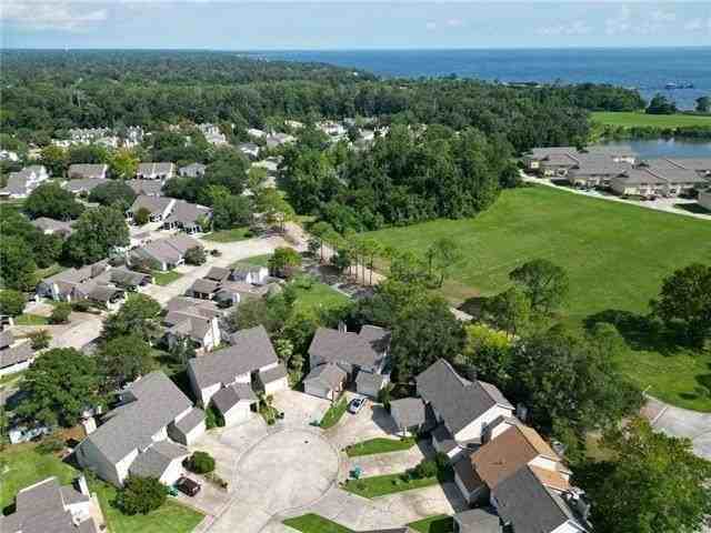 10 Caribbean Ct #10 - Photo 5 of 19