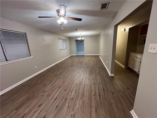 4853 Metropolitan Dr - Photo 3 of 36