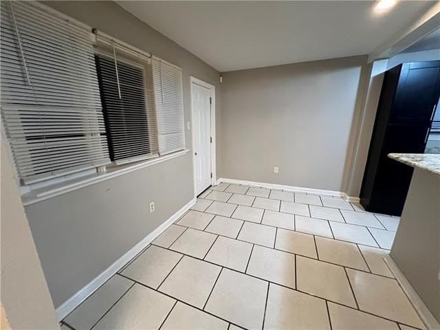 4853 Metropolitan Dr - Photo 4 of 36