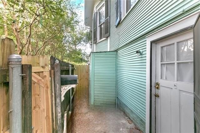 7222 Burthe St - Photo 2 of 10