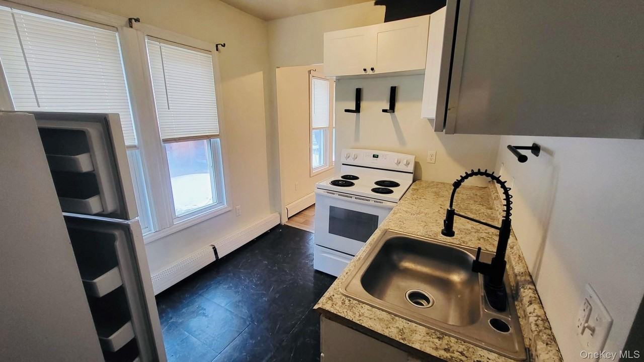 122 Smith St Unit 1 - Photo 6 of 15