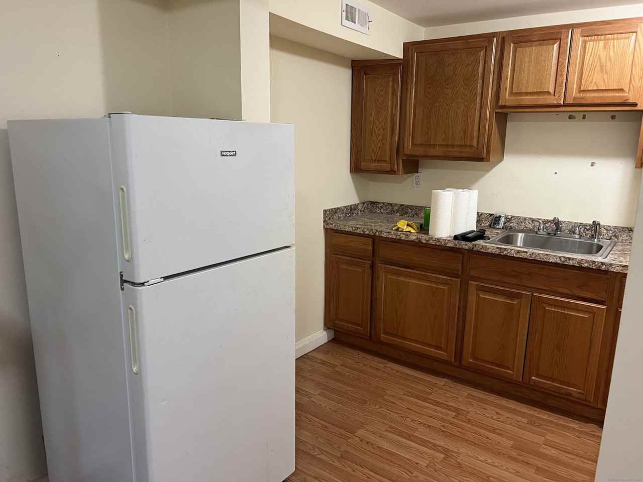 539 Howe Ave Unit 2a - Photo 4 of 9