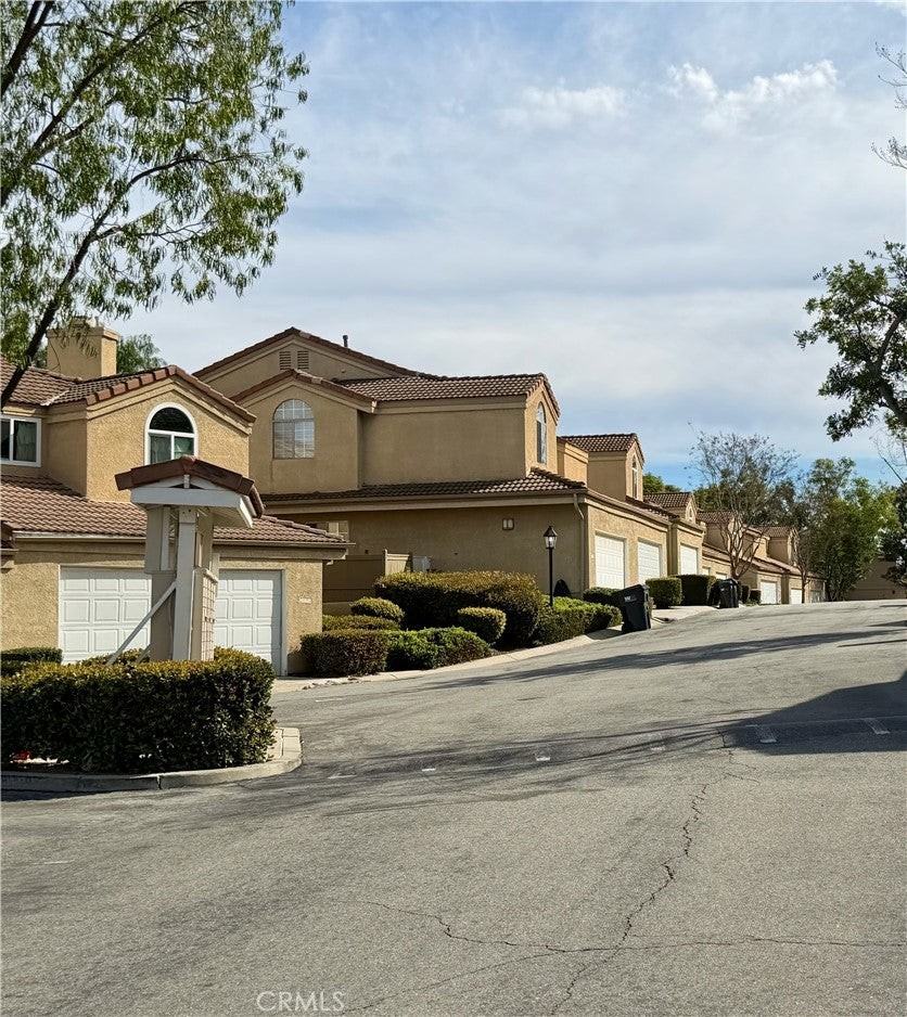 2631 Lookout Cir - Photo 2 of 21