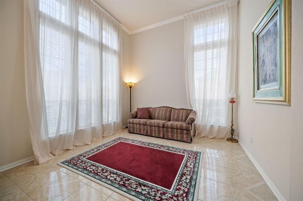 1571 Coastal Dr - Photo 5 of 36