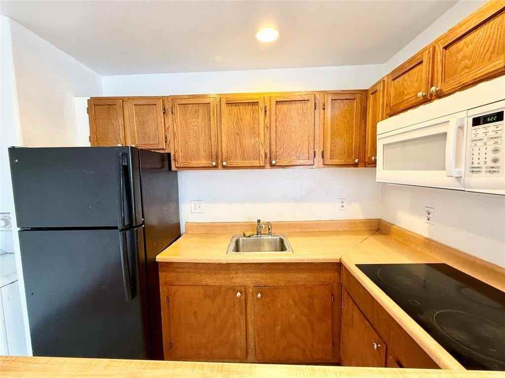 9839 Walnut St #305 - Photo 5 of 7