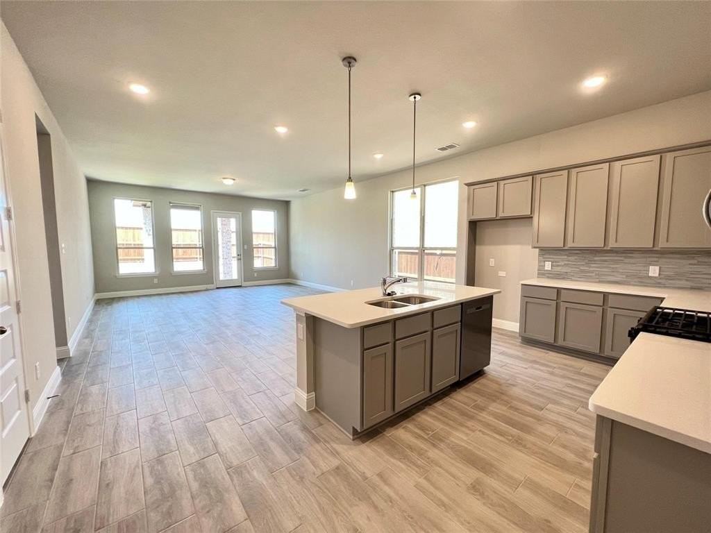 1323 Beach Blvd - Photo 2 of 22