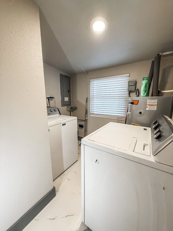 Cresthill Dr - Photo 2 of 12