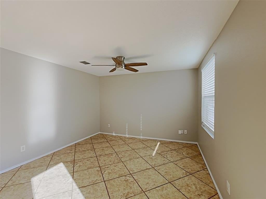 2140 W Grove Ln - Photo 5 of 15