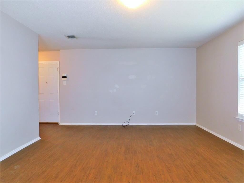 2408 Rolling Ridge Dr - Photo 5 of 25