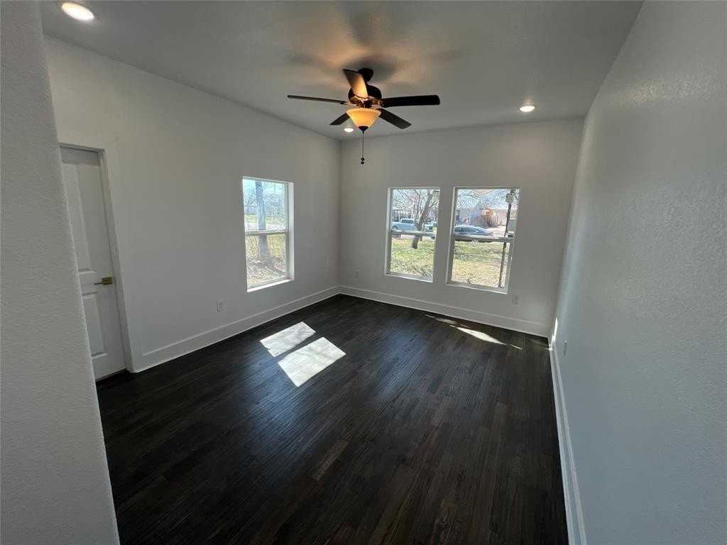 825 Texas St - Photo 5 of 15