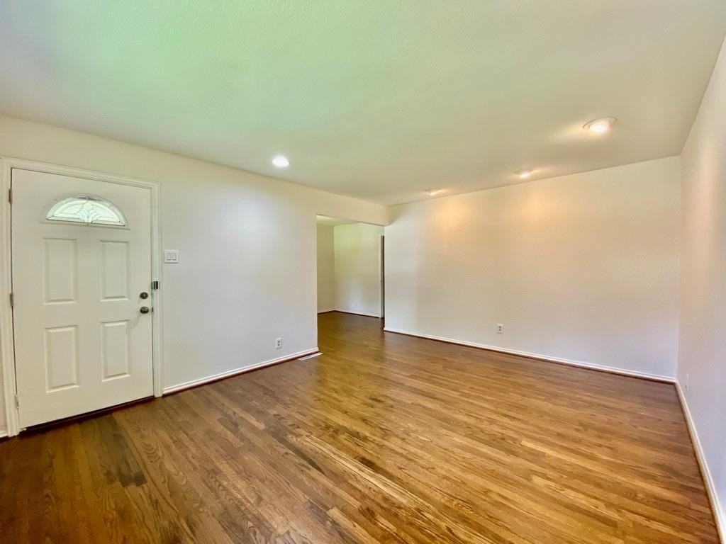 2125 Forest Oaks Dr - Photo 3 of 29