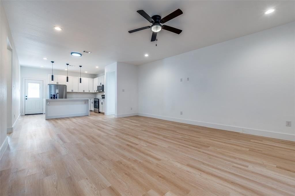 2844 Oakdale St - Photo 4 of 25