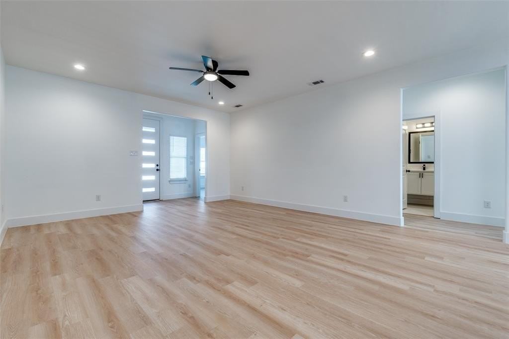 2844 Oakdale St - Photo 5 of 25