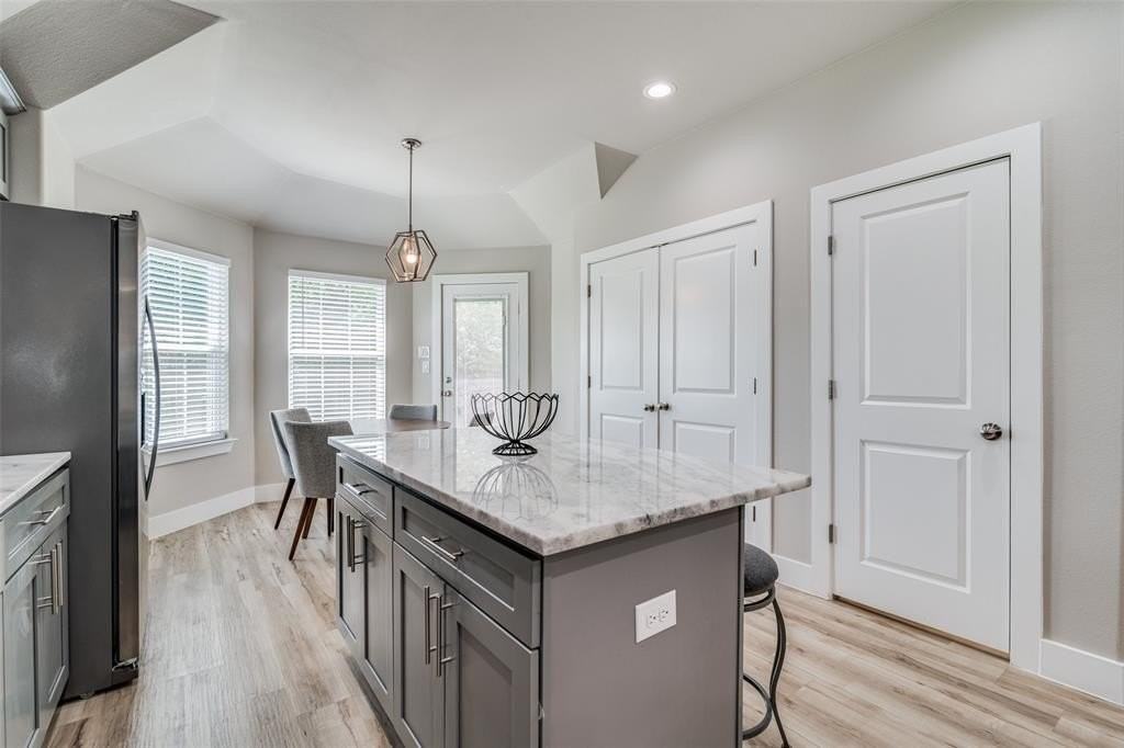 2845 Oakdale St - Photo 7 of 22