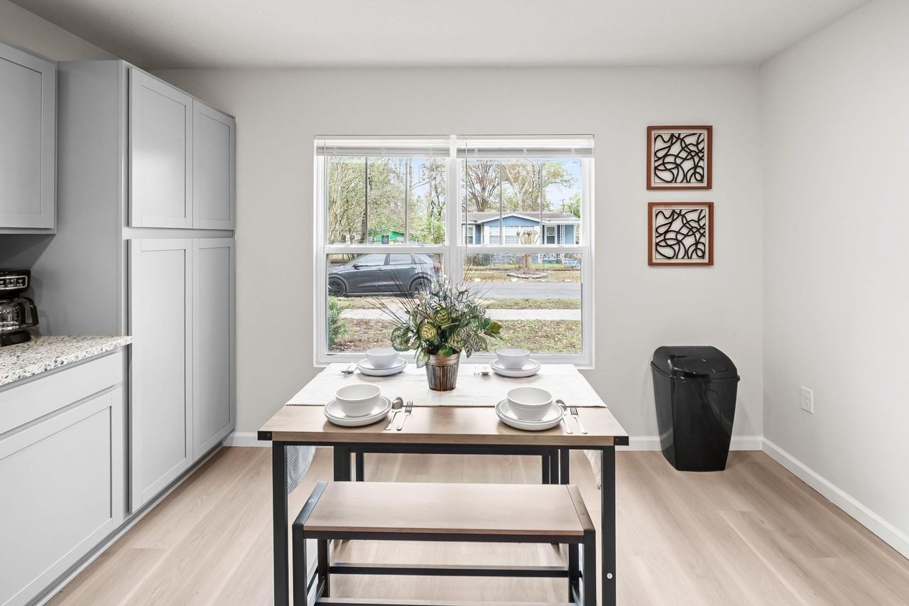 W 29th St - Photo 3 of 40