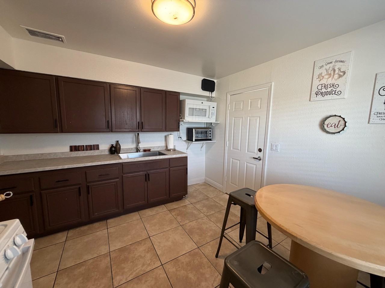 Donna St - Photo 2 of 32