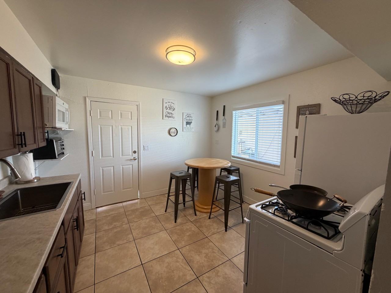 Donna St - Photo 3 of 32