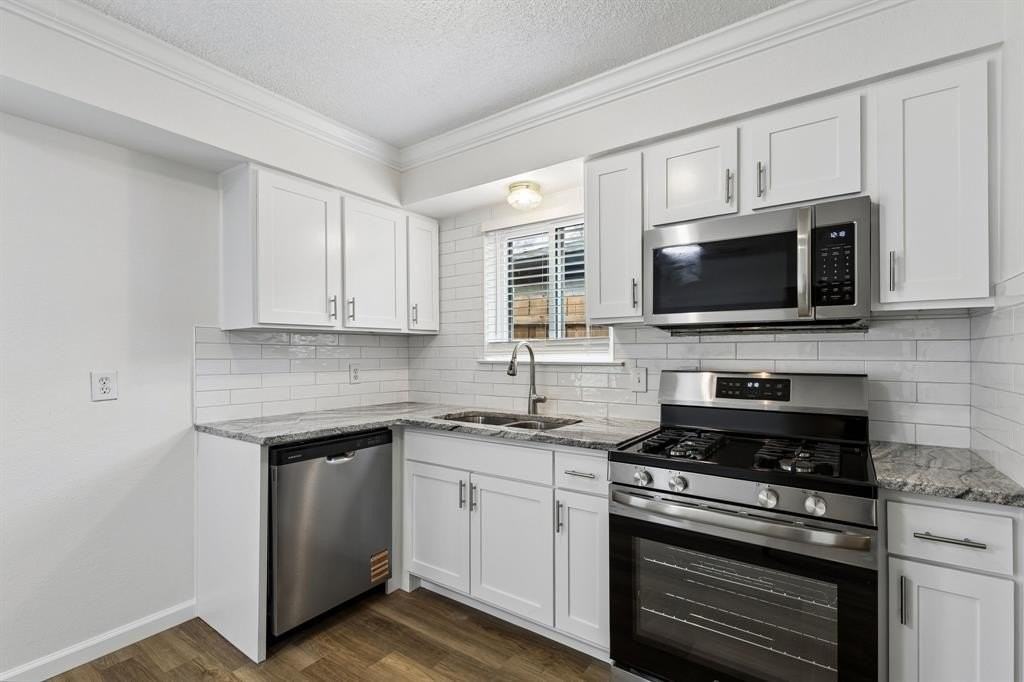 1413 Judy Dr - Photo 4 of 25