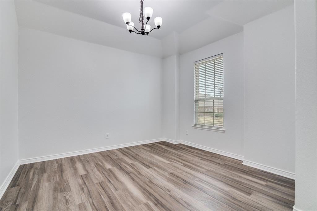 3502 Thunder Dr - Photo 4 of 12