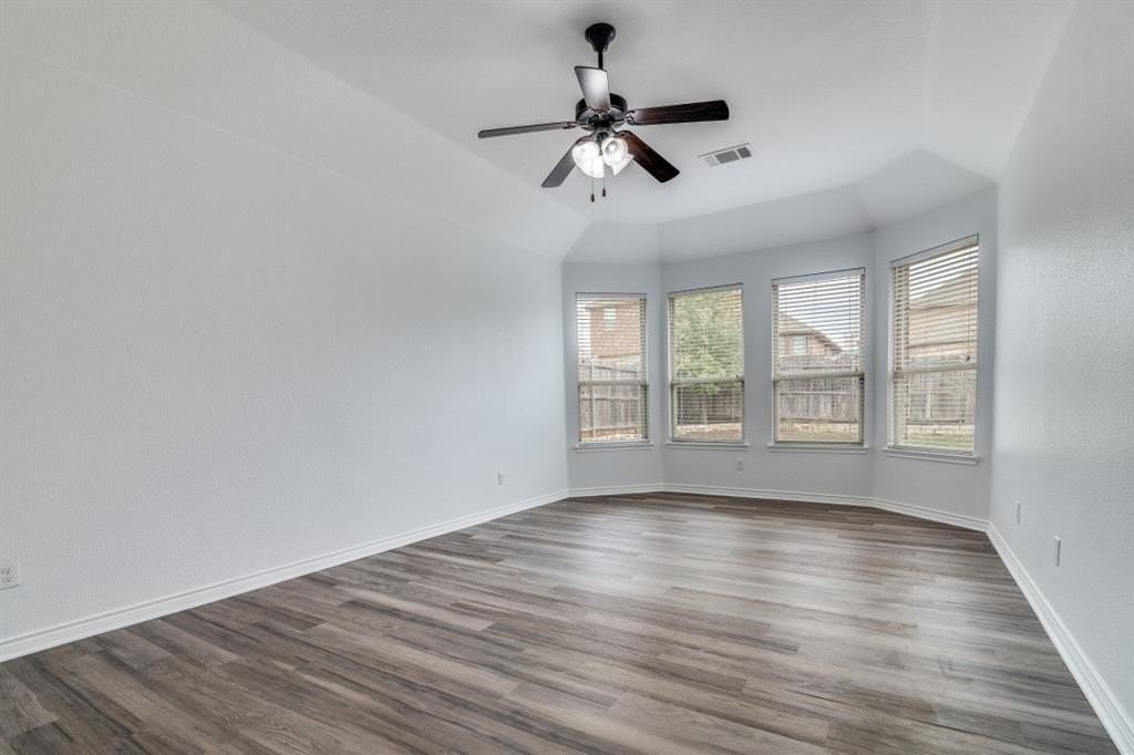 3502 Thunder Dr - Photo 5 of 12