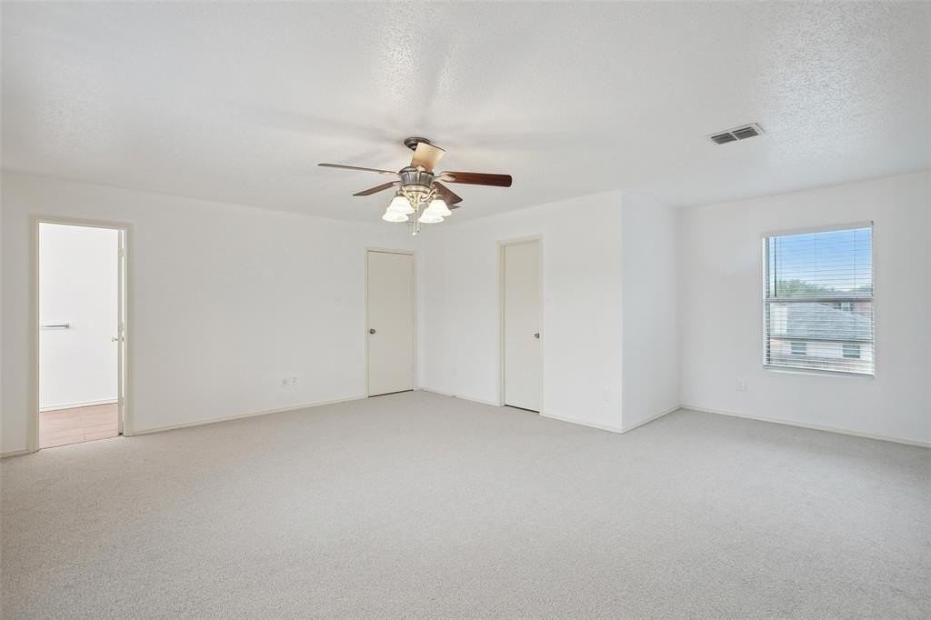 245 Queen Annes Dr - Photo 2 of 3