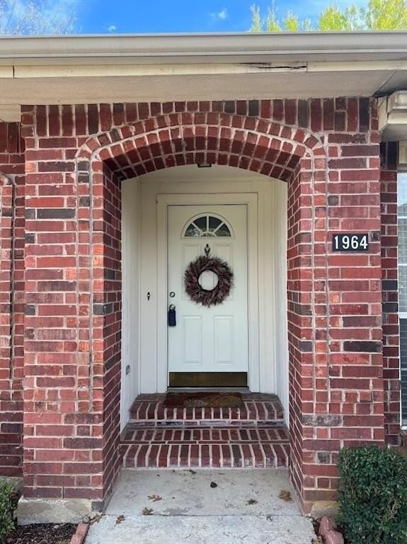 1964 Hobart Ln - Photo 2 of 15