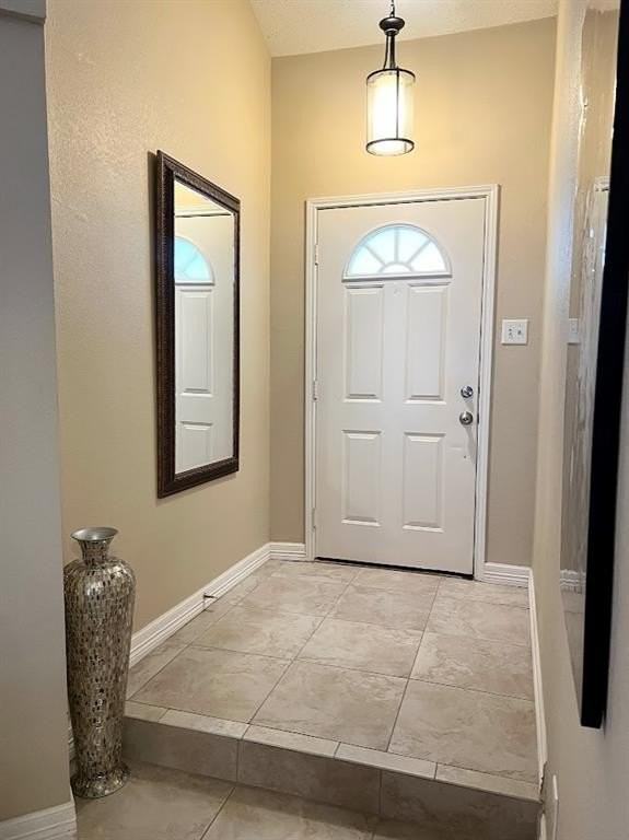 1964 Hobart Ln - Photo 3 of 15