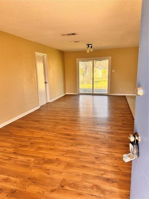 2603 Foxcroft Cir - Photo 2 of 14