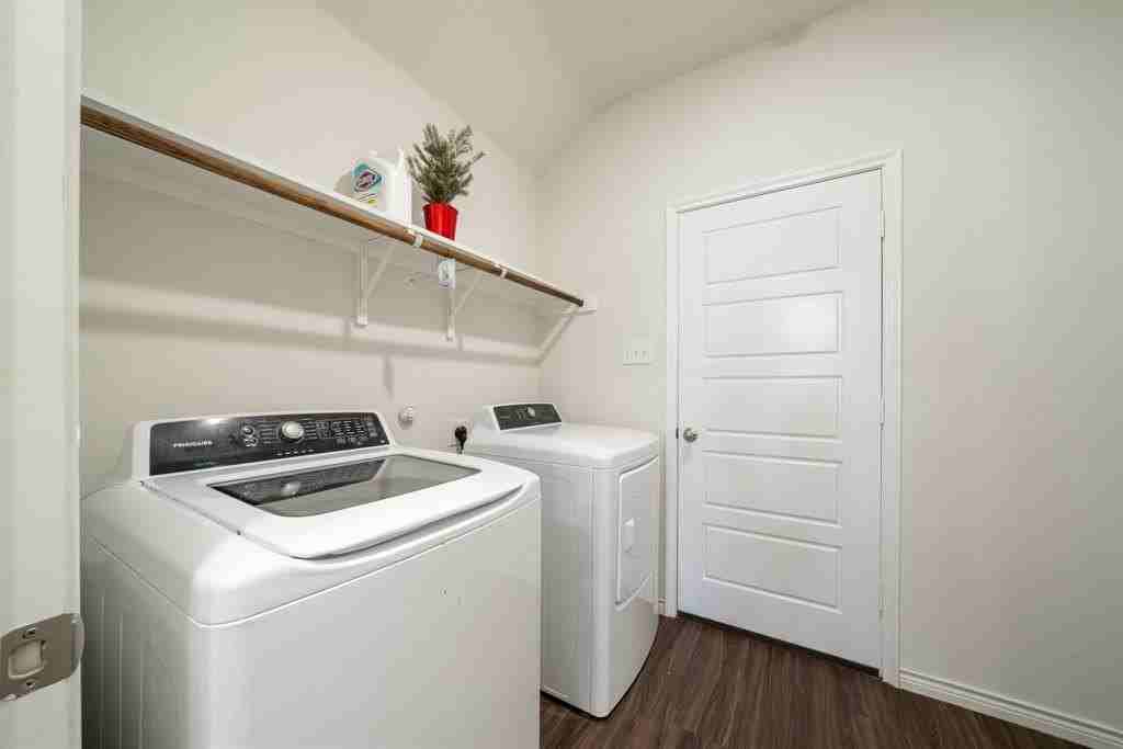 3408 Sabine Dr - Photo 7 of 19