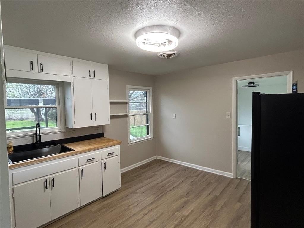 806 E Beth St - Photo 4 of 12