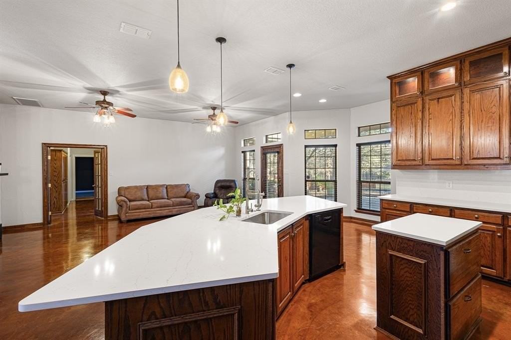 19 Shady Creek Ln - Photo 6 of 39