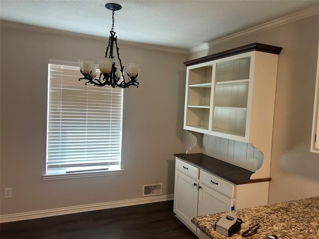 4202 Skyline Dr - Photo 3 of 11