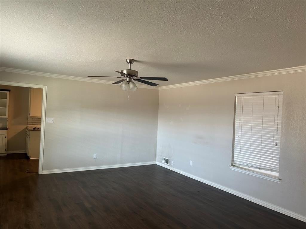 4202 Skyline Dr - Photo 5 of 11