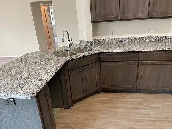 1739 Wooley Way - Photo 7 of 11