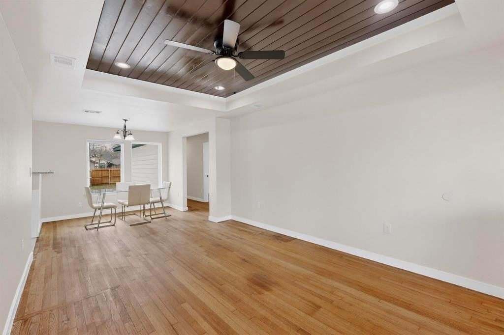 1518 Oak St - Photo 6 of 40