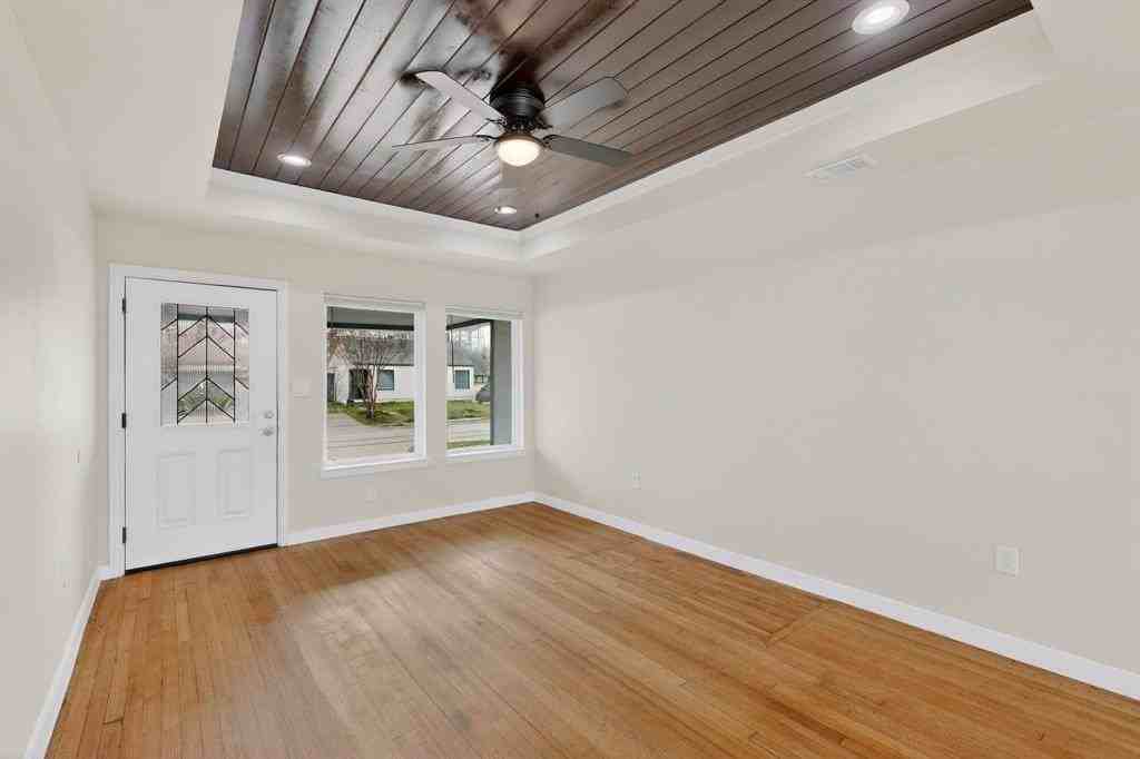 1518 Oak St - Photo 7 of 40