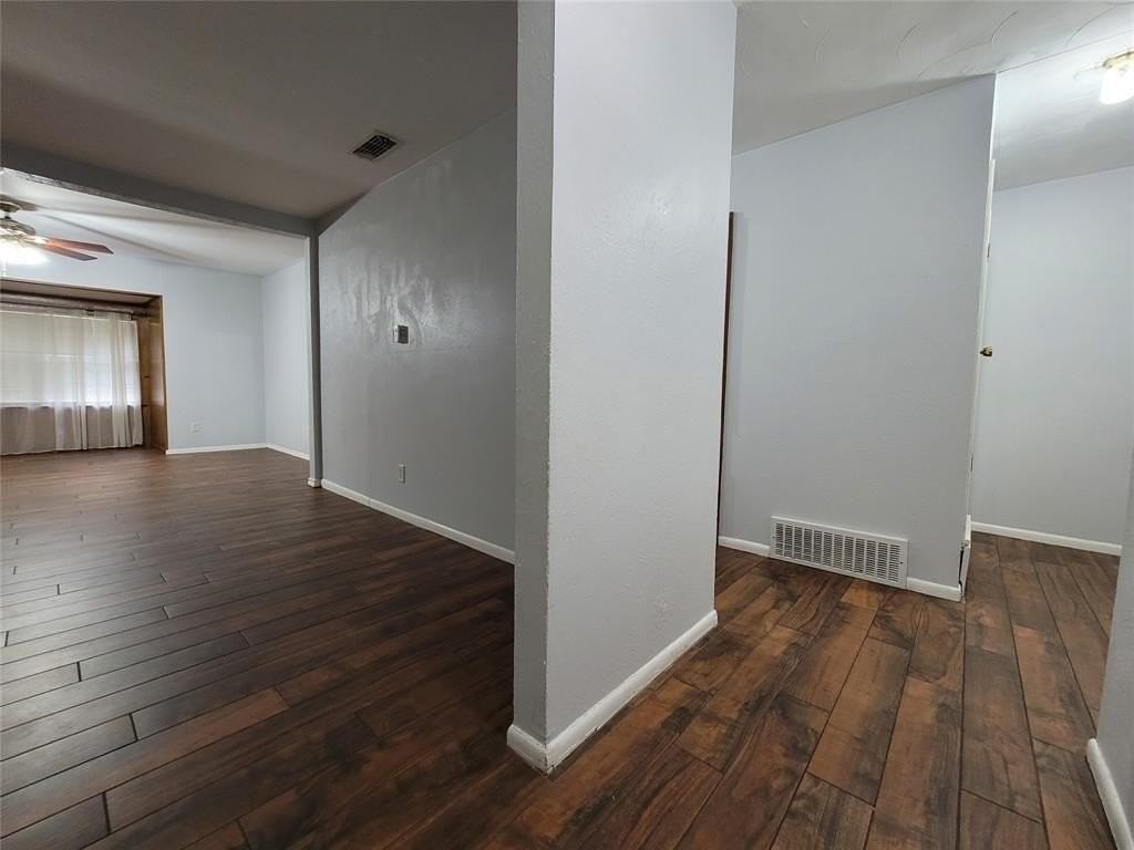 738 Hawthorne Ln - Photo 4 of 32