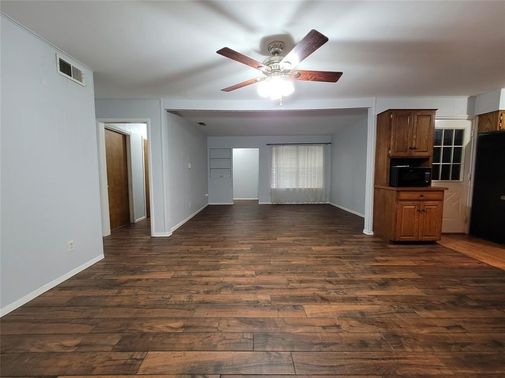 738 Hawthorne Ln - Photo 5 of 32