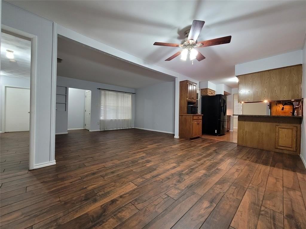 738 Hawthorne Ln - Photo 6 of 32